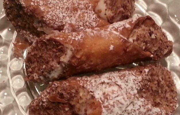Now That’s A Good Cannoli!!